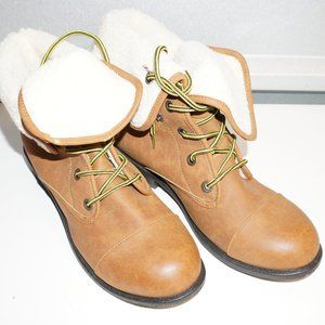 tan fleece lined boots size 10